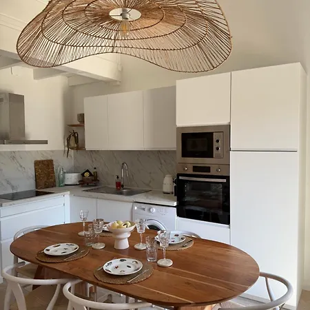 Window On Ramatuelle Daire