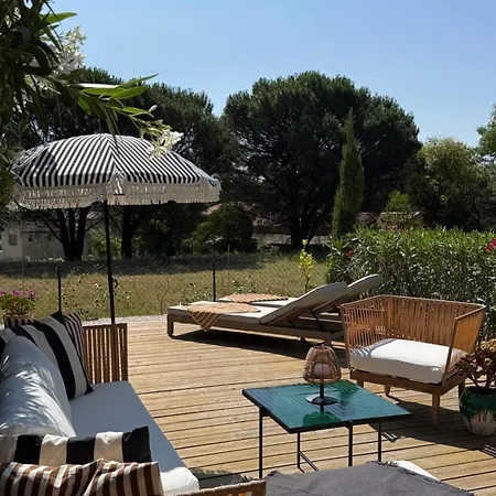 Daire Window On Ramatuelle