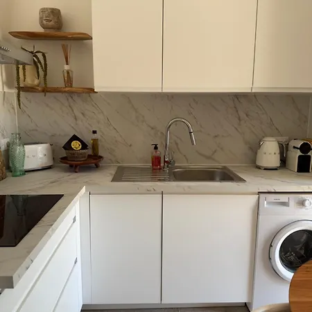 Window On Ramatuelle Daire *