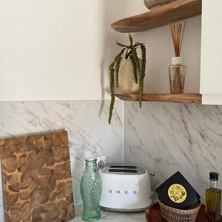 Window On Ramatuelle 아파트 *