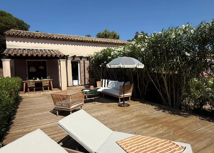 Window On Ramatuelle Сен-Тропе