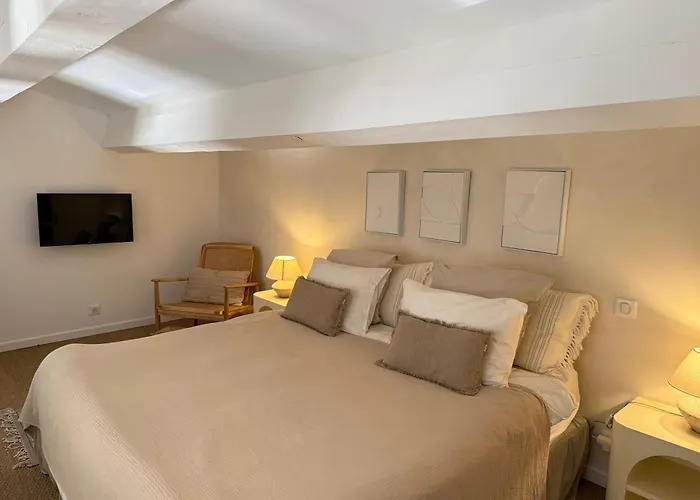 Апартаменти Window On Ramatuelle *