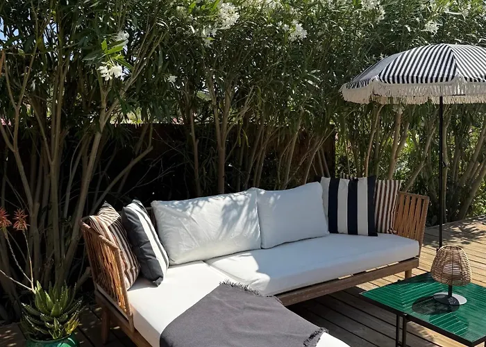 Window On Ramatuelle Сен-Тропе